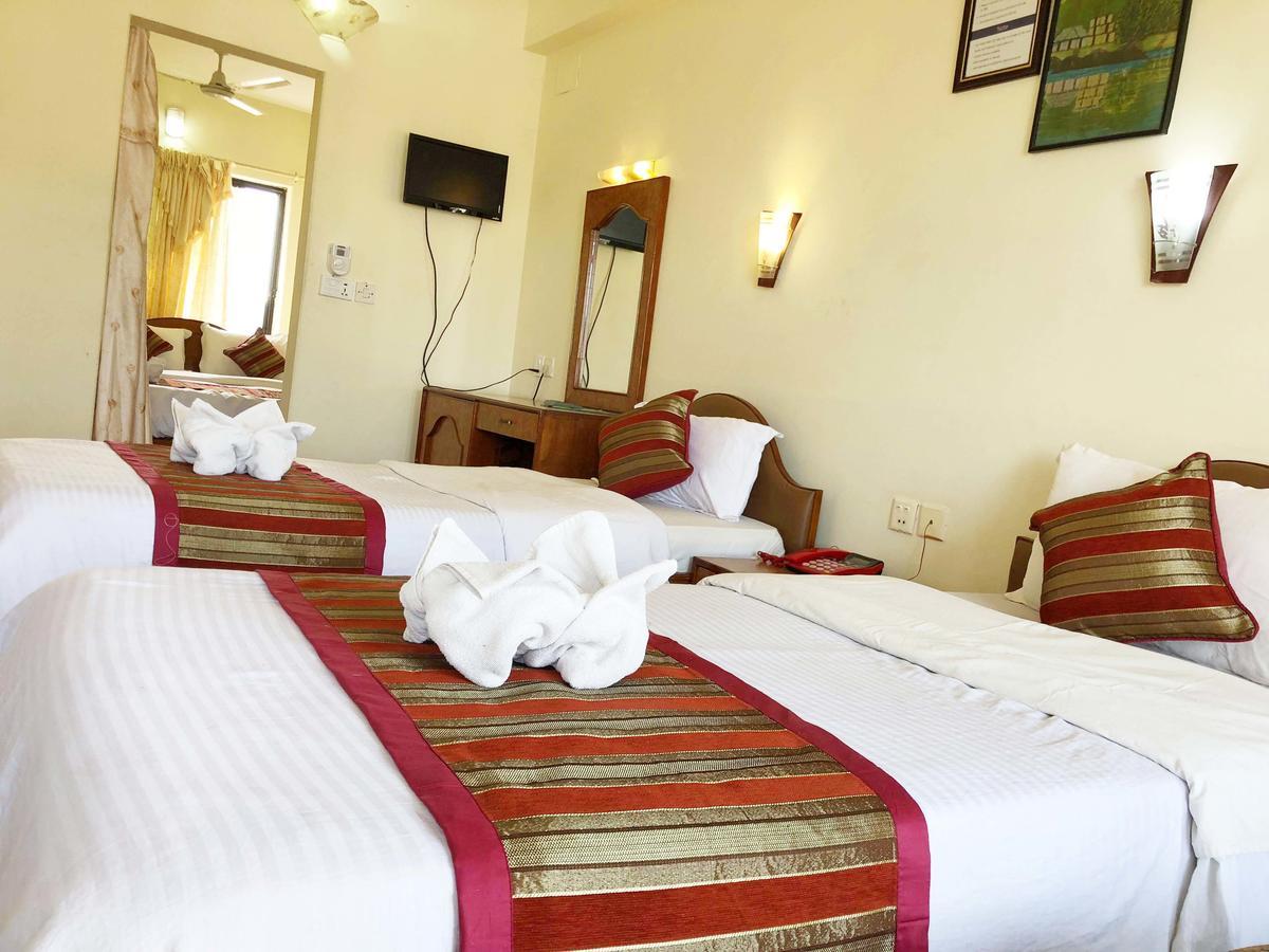 Hotel Grand Holiday Pokhara Exteriör bild