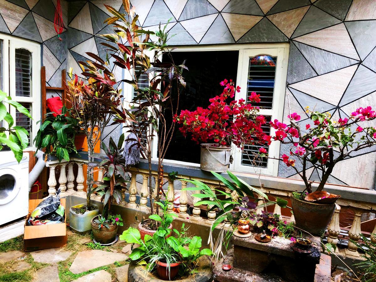 Hotel Grand Holiday Pokhara Exteriör bild