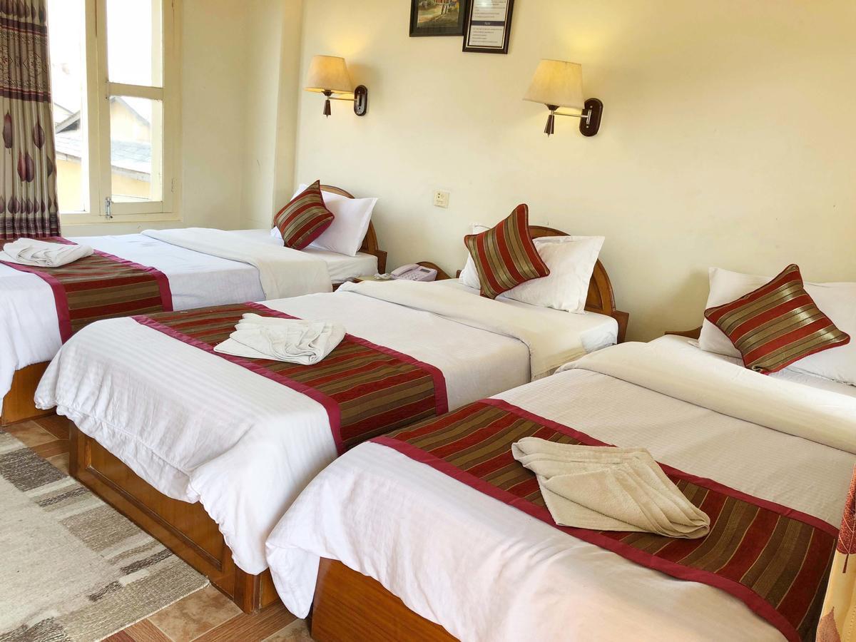 Hotel Grand Holiday Pokhara Exteriör bild