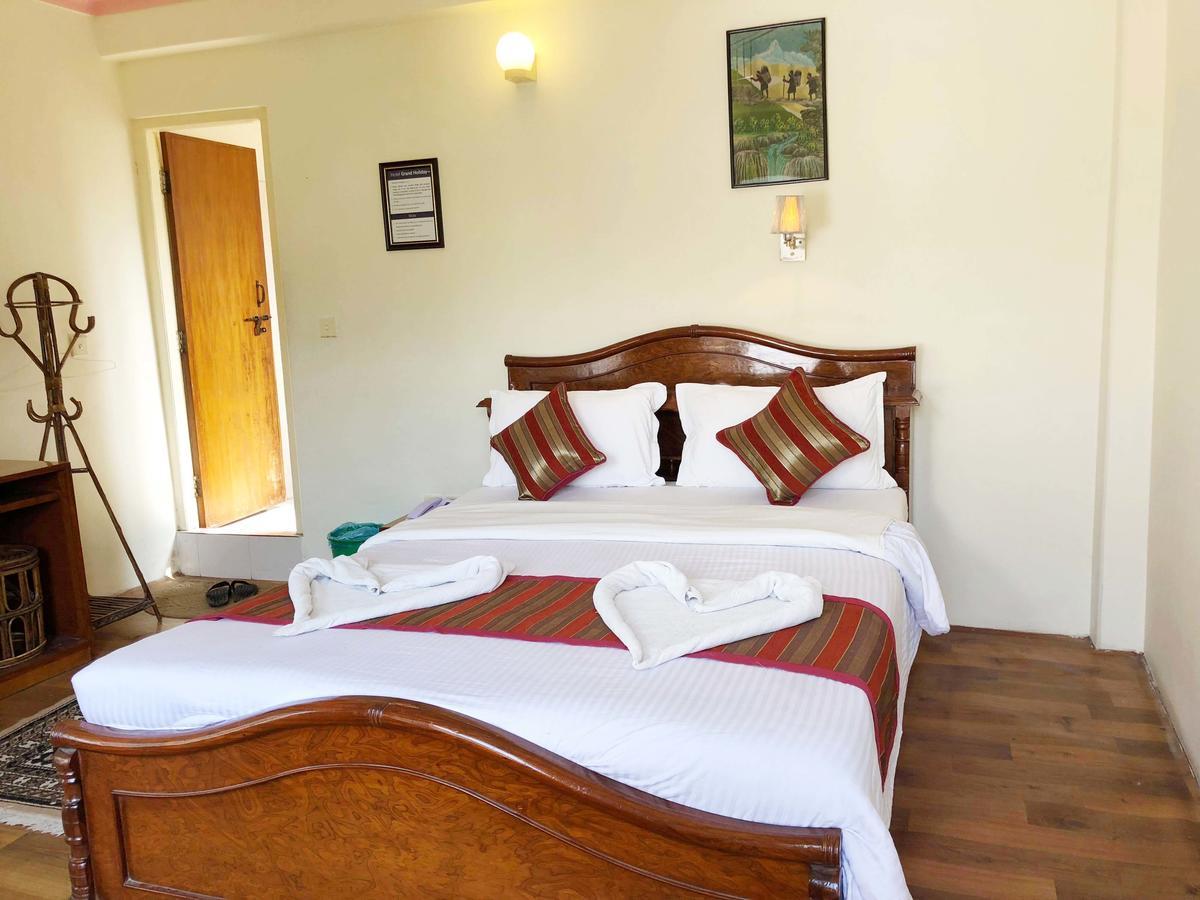 Hotel Grand Holiday Pokhara Exteriör bild