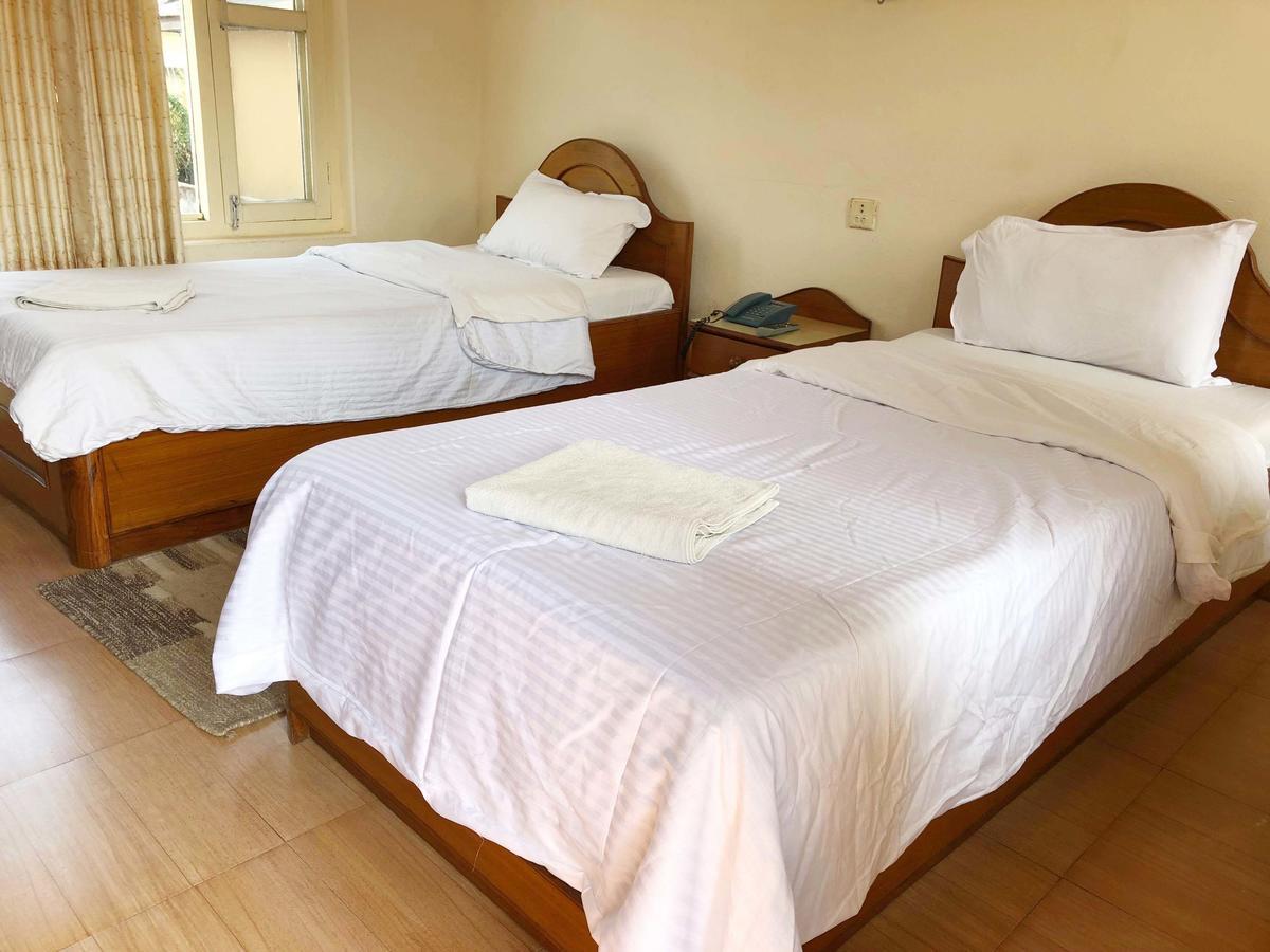 Hotel Grand Holiday Pokhara Exteriör bild