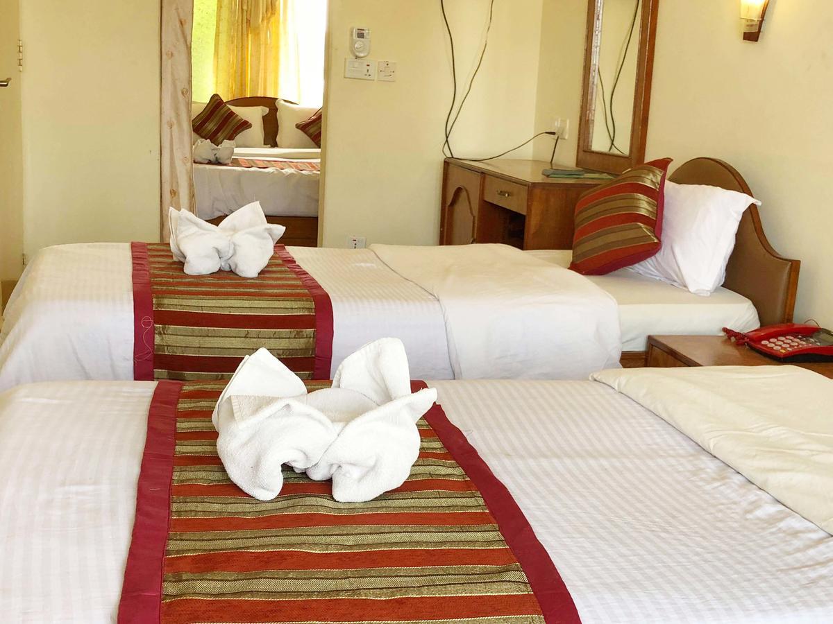 Hotel Grand Holiday Pokhara Exteriör bild