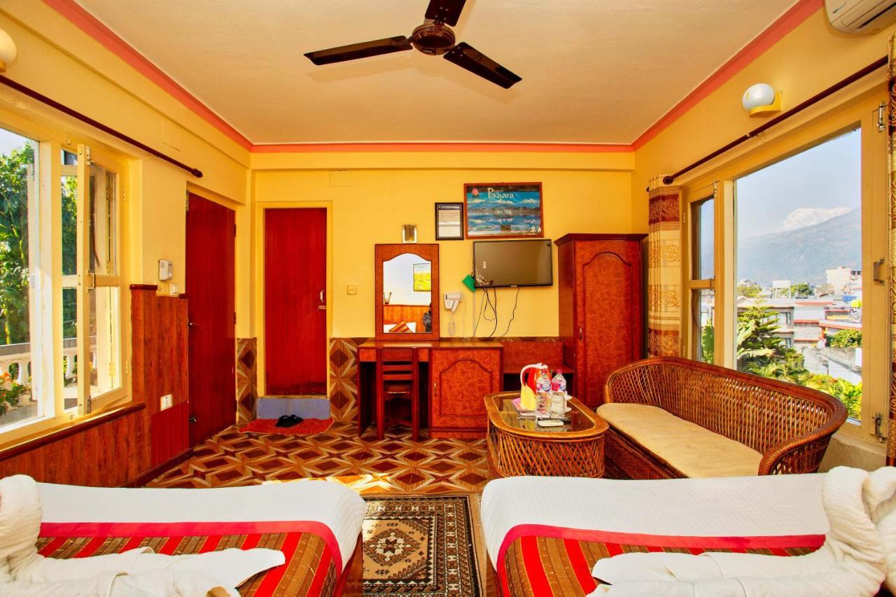 Hotel Grand Holiday Pokhara Exteriör bild