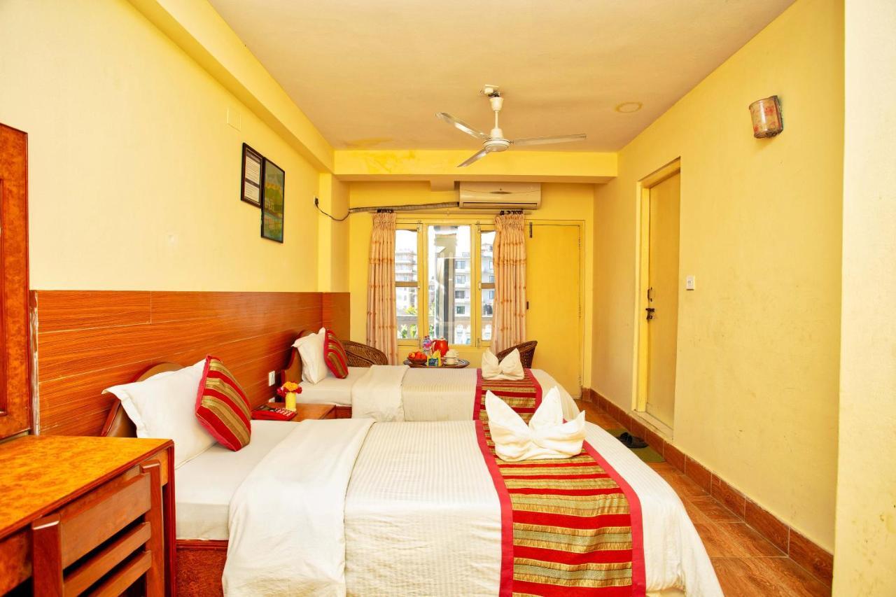 Hotel Grand Holiday Pokhara Exteriör bild