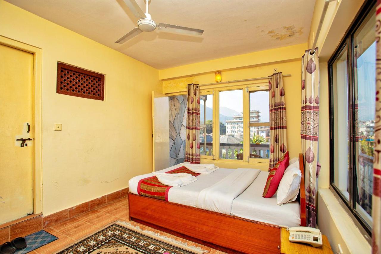 Hotel Grand Holiday Pokhara Exteriör bild