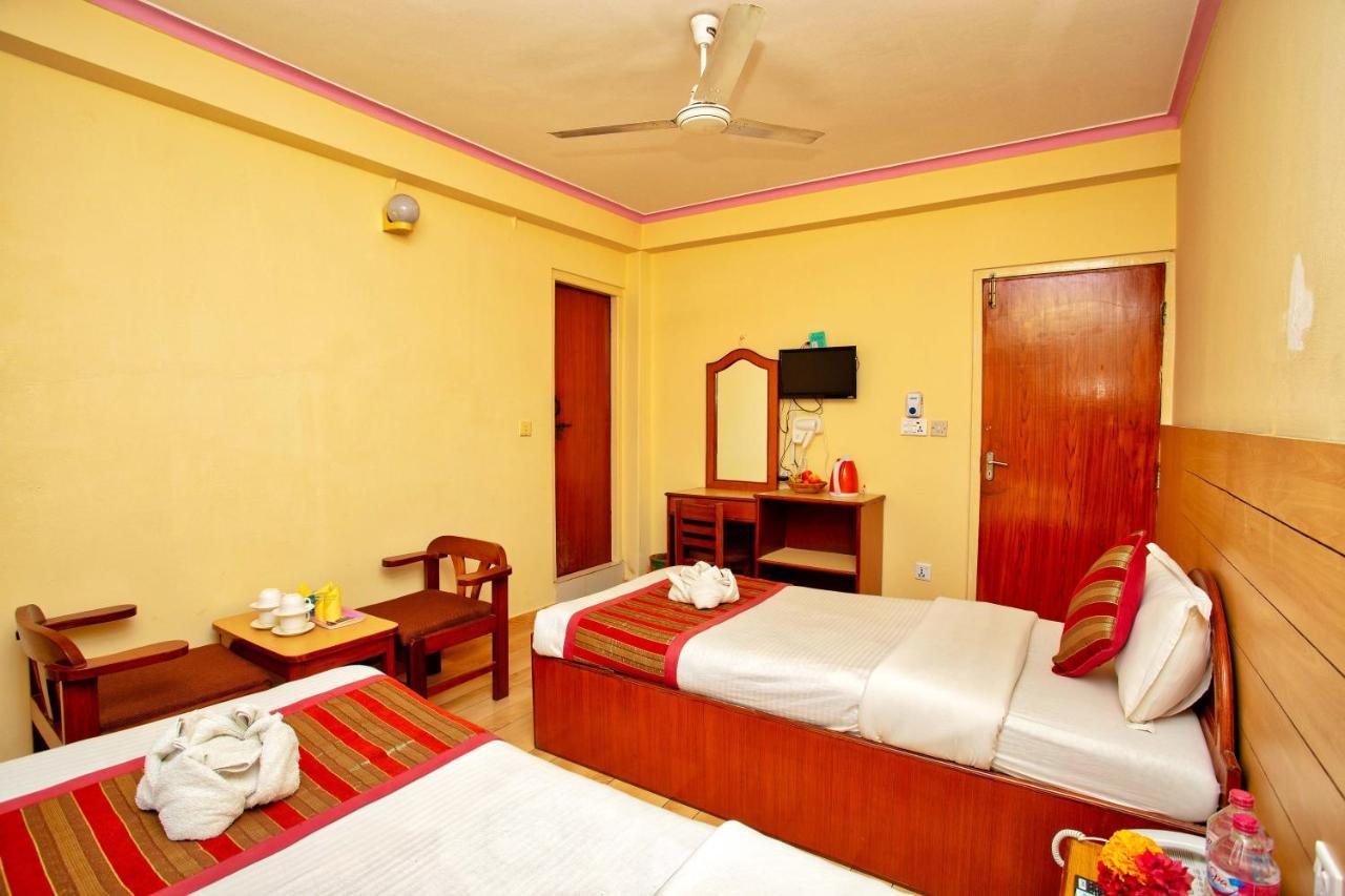 Hotel Grand Holiday Pokhara Exteriör bild