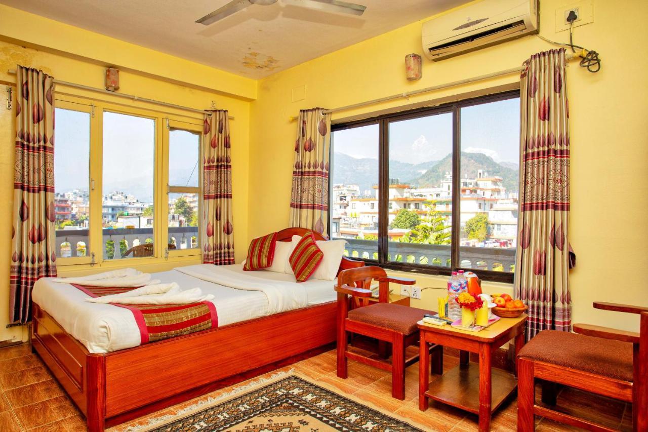 Hotel Grand Holiday Pokhara Exteriör bild